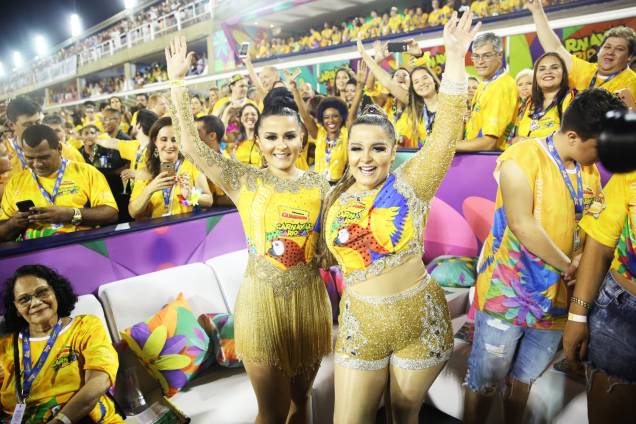 Maiara e Maraísa acompanham desfile das escolas de samba, na Marquês de Sapucaí - 12/02/2018 Maiara e Maraísa acompanham desfile das escolas de samba, na Marquês de Sapucaí - 12/02/2018