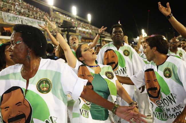 Maria Rita participa de ala em homenagem ao cantor Arlindo Cruz, durante o desfile da Império Serrano no Sambódromo da Marquês de Sapucaí - 11/02/2018