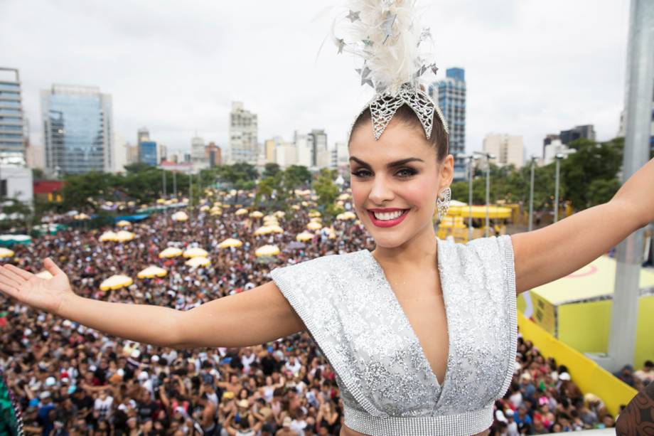 A atriz Paloma Bernardi participa do Bloco da Favorita, na região do Largo da Batata, zona oeste de São Paulo (SP) - 03/02/2018