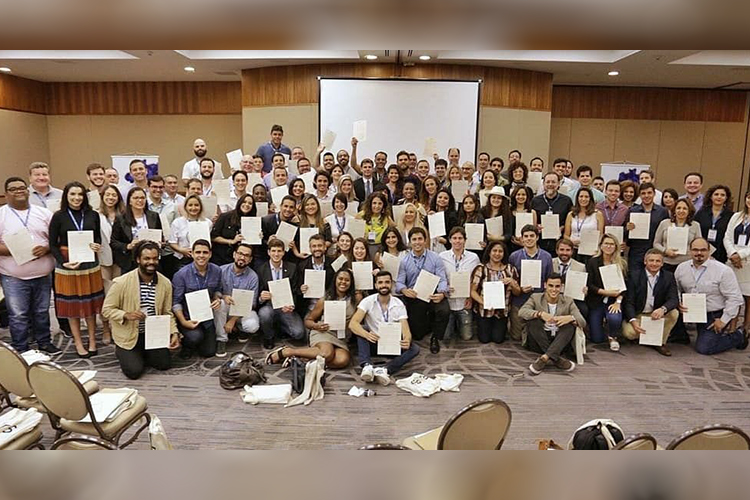 Ex-vice de Marina reúne candidatos do PT ao Partido Novo