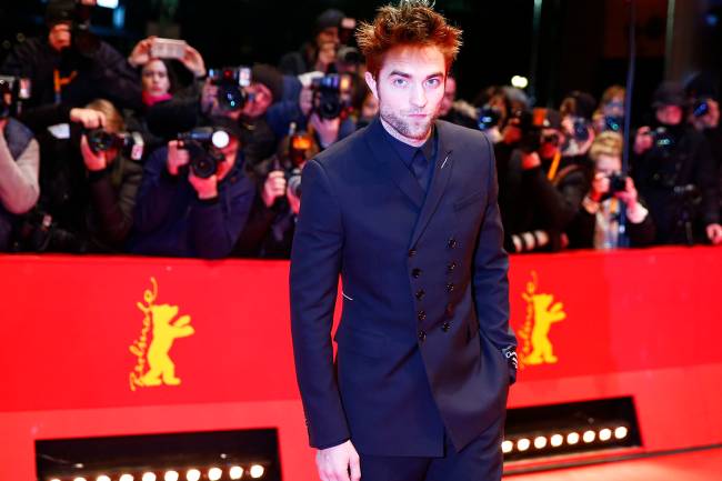 O ator Robert Pattinson no tapete vermelho do Festival de Cinema de Berlim, na Alemanha - 16/02/2018