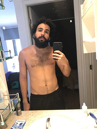 Humoristas utilizam aplicativo para deixar a barriga tanquinho. Na imagem ,o comediante Murilo Couto antes do efeito do aplicativo