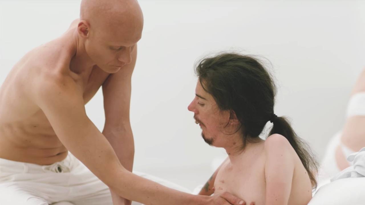 Trecho do filme 'Touch Me Not', dirigido pela roteirista romena Adina Pintilie