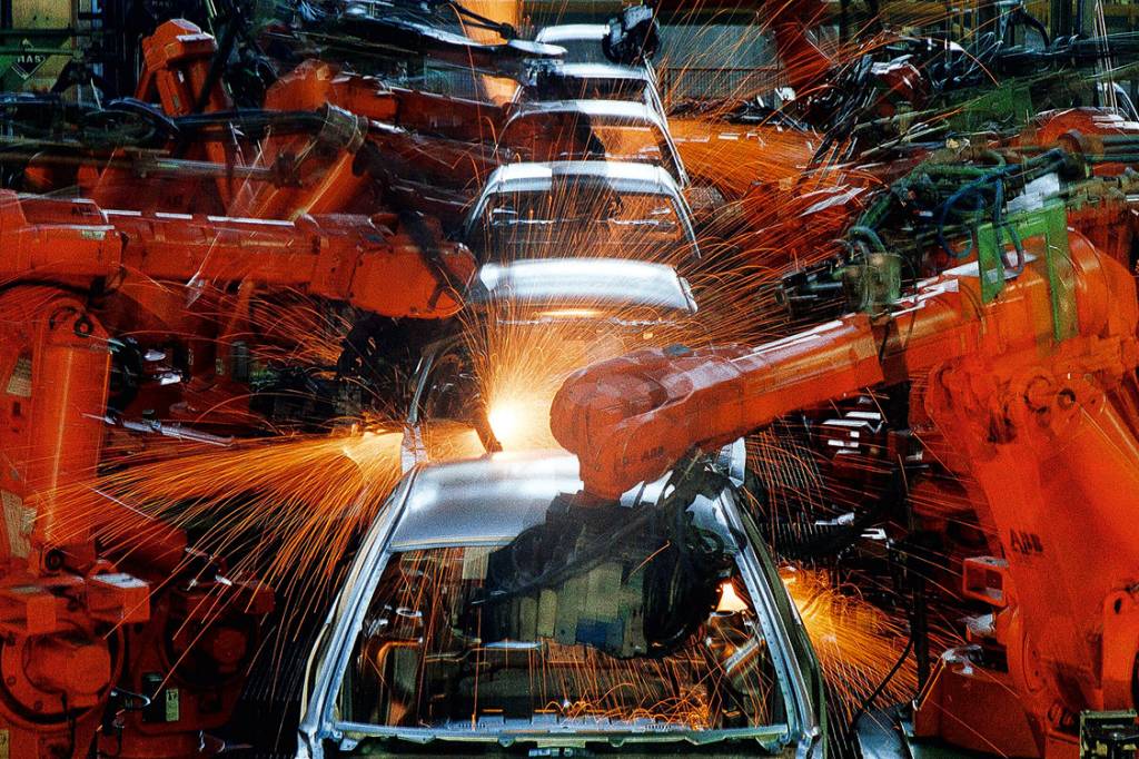 Em retomada econômica, SP bate recorde de novas empresas e prevê PIB alto