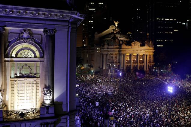 Milhares de pessoas protestam em frente a Alerj contra a morte da vereadora Marielle Franco, no Rio Milhares de pessoas protestam em frente a Alerj contra a morte da vereadora Marielle Franco, no Rio