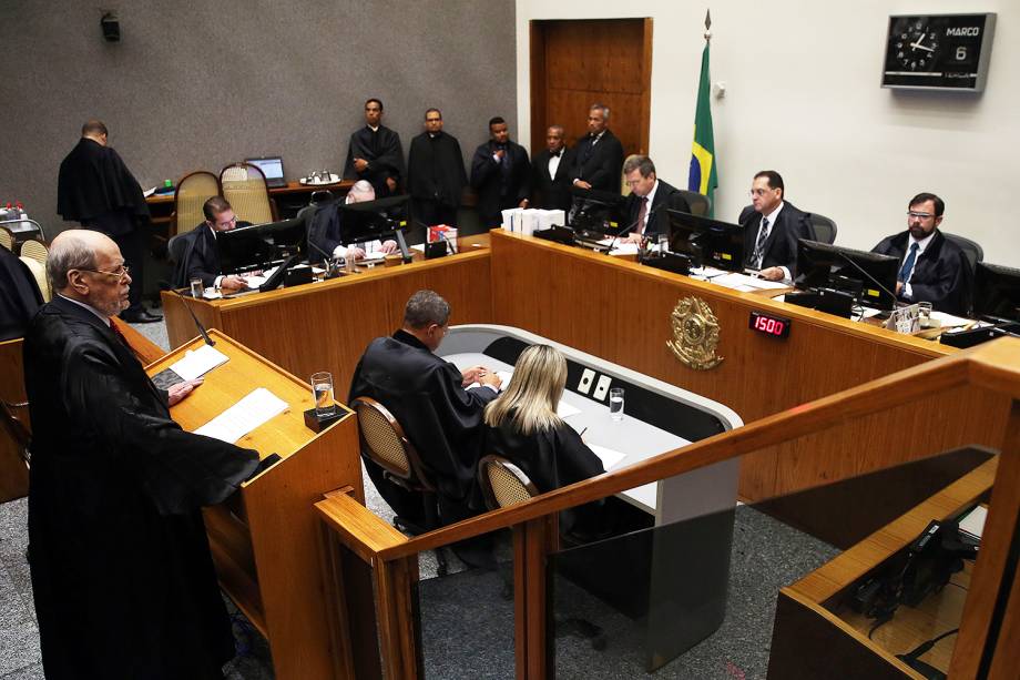 A Quinta Turma do Superior Tribunal de Justiça (STJ) começa a julgar pedido do ex-presidente Luiz Inácio Lula da Silva para evitar prisão após segunda instância - 06/03/2018