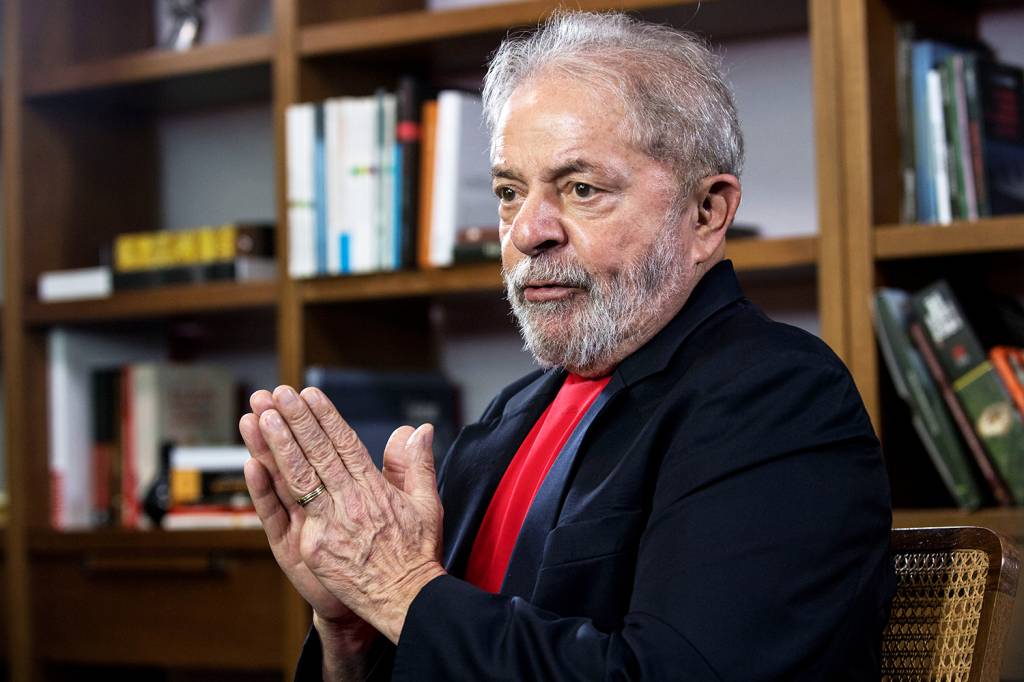 Só na cadeia Lula aprendeu a ler, escrever e rezar