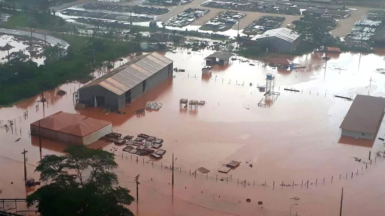 Despejo irregular em água do Pará feito pela empresa Hydro