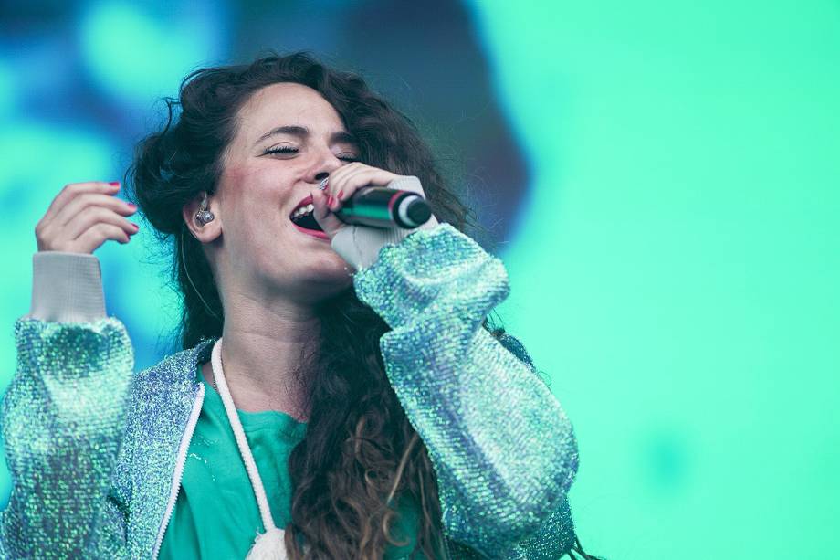 A cantora Tiê se apresenta no terceiro dia do festival Lollapalooza, no Autódromo de Interlagos - 25/03/2018