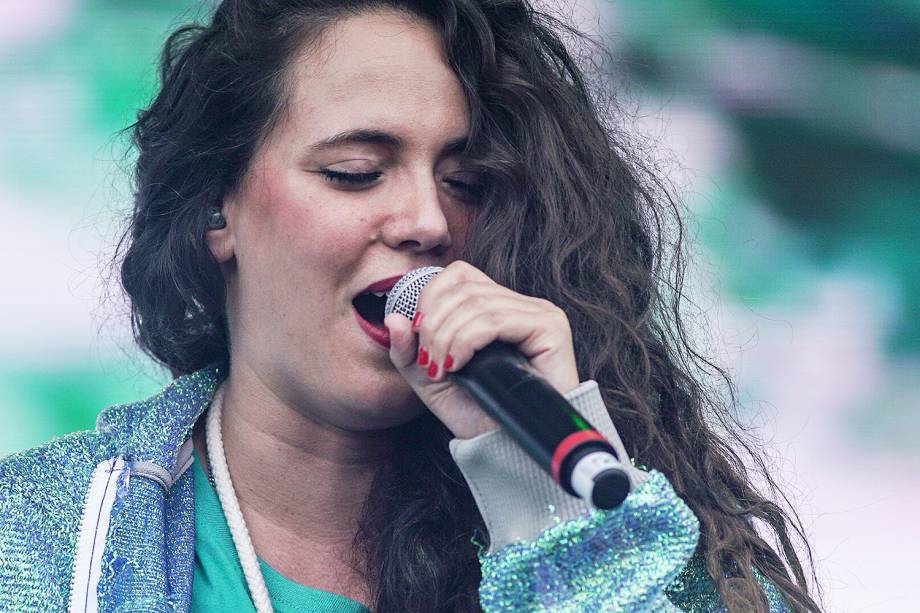 A cantora Tiê se apresenta no terceiro dia do festival Lollapalooza, no Autódromo de Interlagos - 25/03/2018