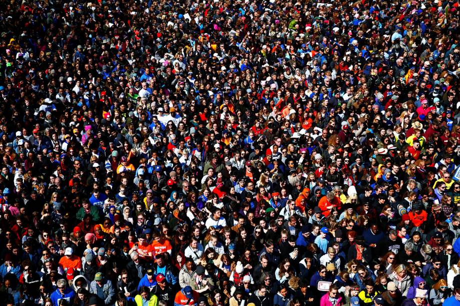 Manifestantes participam de protesto contra armas de fogo, denominado 'March for Our Lives', em Washington - 24/03/2018