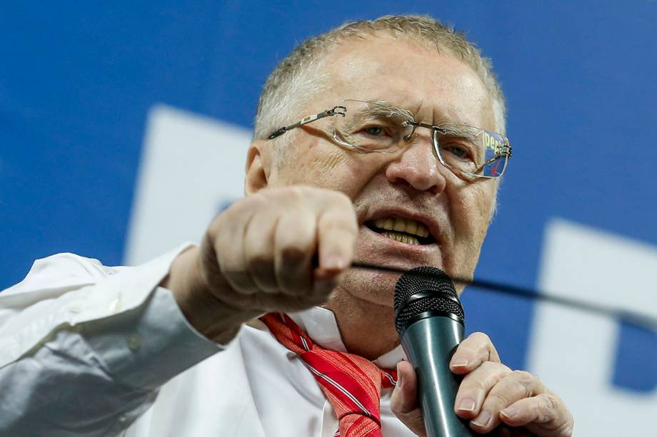 O candidato presidencial Vladimir Zhirinovsky, líder do Partido Liberal Democrata da Rússia (LDPR), encontra-se com eleitores em Odintsovo, fora de Moscou - 08/03/2018