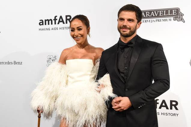 Sabrina Sato é vista chegando com seu namorado, Duda Nagle, à oitava edição do evento amfAR, que busca juntar fundos para pesquisas relacionadas ao combate do vírus HIV Sabrina Sato é vista chegando com seu namorado, Duda Nagle, à oitava edição do evento amfAR, que busca juntar fundos para pesquisas relacionadas ao combate do vírus HIV