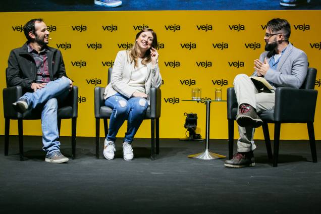 Em entrevista ao editor Filipe Vilicic, eles falaram sobre <a href="https://gutenberg.veja.abril.com.br/educacao/criadores-do-manual-do-mundo-youtube-permite-democratizar-conhecimento/">como a internet democratiza o conhecimento</a> - 29/05/2018 Em entrevista ao editor Filipe Vilicic, eles falaram sobre <a href="https://gutenberg.veja.abril.com.br/educacao/criadores-do-manual-do-mundo-youtube-permite-democratizar-conhecimento/">como a internet democratiza o conhecimento</a> - 29/05/2018