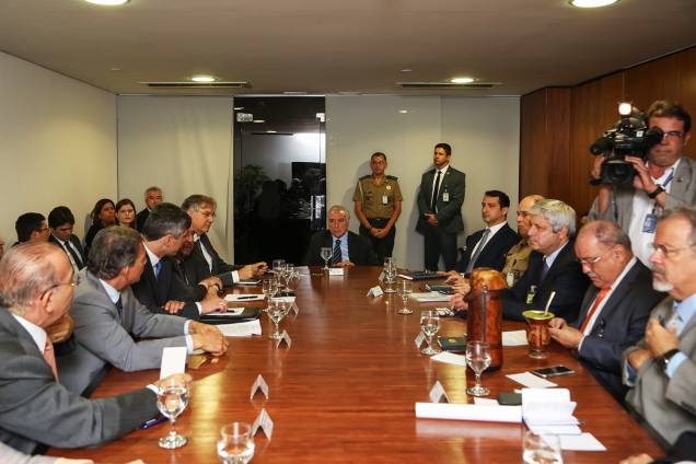 O presidente da República, Michel Temer, se reúne com o GSI - Gabinete de Segurança Institucional, em Brasília (DF), para tratar sobre a greve dos caminhoneiros - 25/05/2018 O presidente da República, Michel Temer, se reúne com o GSI - Gabinete de Segurança Institucional, em Brasília (DF), para tratar sobre a greve dos caminhoneiros - 25/05/2018