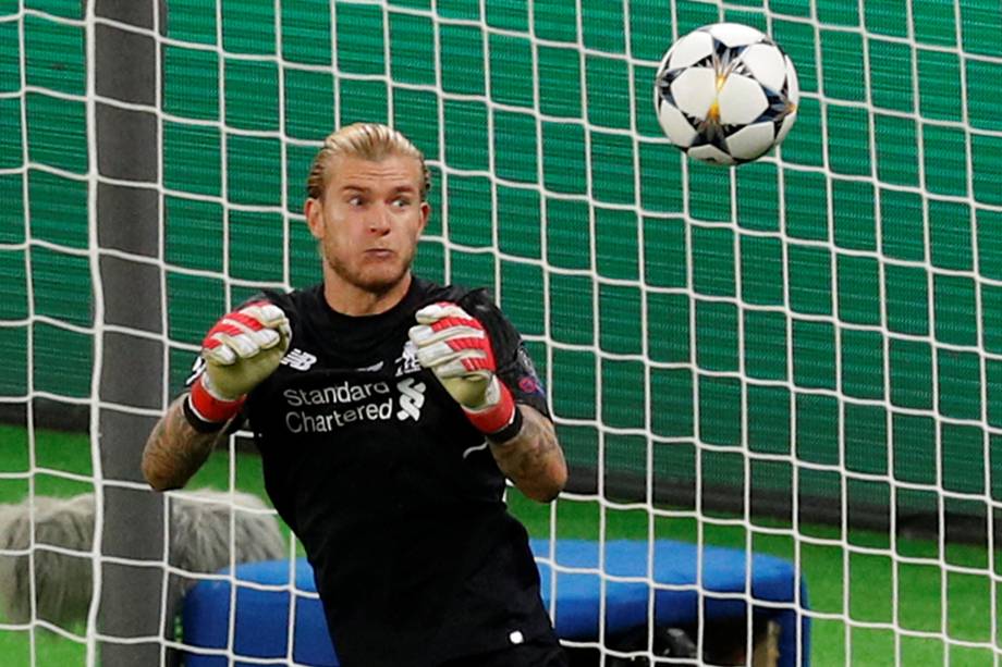 O goleiro Loris Karius do Liverpool falha em dois dos três gols do Real Madrid na decisão da Liga dos Campeões - 26/05/2018