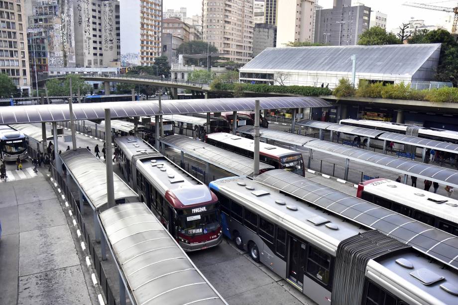 Vista do Terminal de ônibus Bandeira, localizado na região central de São Paulo. A prefeitura determinou que apenas 60% da frota de ônibus da cidade, saíssem para circulação normal, fazendo racionamento de combustível Diesel, por causa da greve dos caminhoneiros - 24/05/2018 Vista do Terminal de ônibus Bandeira, localizado na região central de São Paulo. A prefeitura determinou que apenas 60% da frota de ônibus da cidade, saíssem para circulação normal, fazendo racionamento de combustível Diesel, por causa da greve dos caminhoneiros - 24/05/2018
