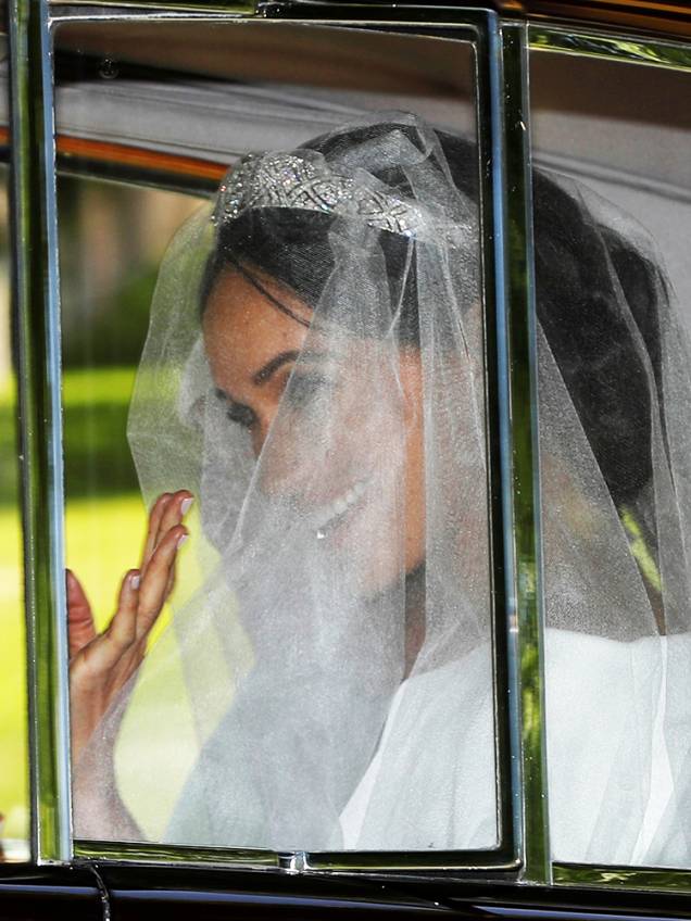 Meghan Markle deixa o hotel para participar de cerimônia de casamento; é o primeiro vislumbre do vestido de noiva - 19/05/2018 Meghan Markle deixa o hotel para participar de cerimônia de casamento; é o primeiro vislumbre do vestido de noiva - 19/05/2018