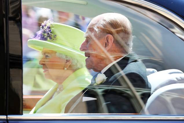 Rainha Elizabeth II e o príncipe Phillip chegam na Capela de St.George, para acompanhar a cerimônia de casamento entre Harry e Meghan Markle - 19/05/2018 Rainha Elizabeth II e o príncipe Phillip chegam na Capela de St.George, para acompanhar a cerimônia de casamento entre Harry e Meghan Markle - 19/05/2018