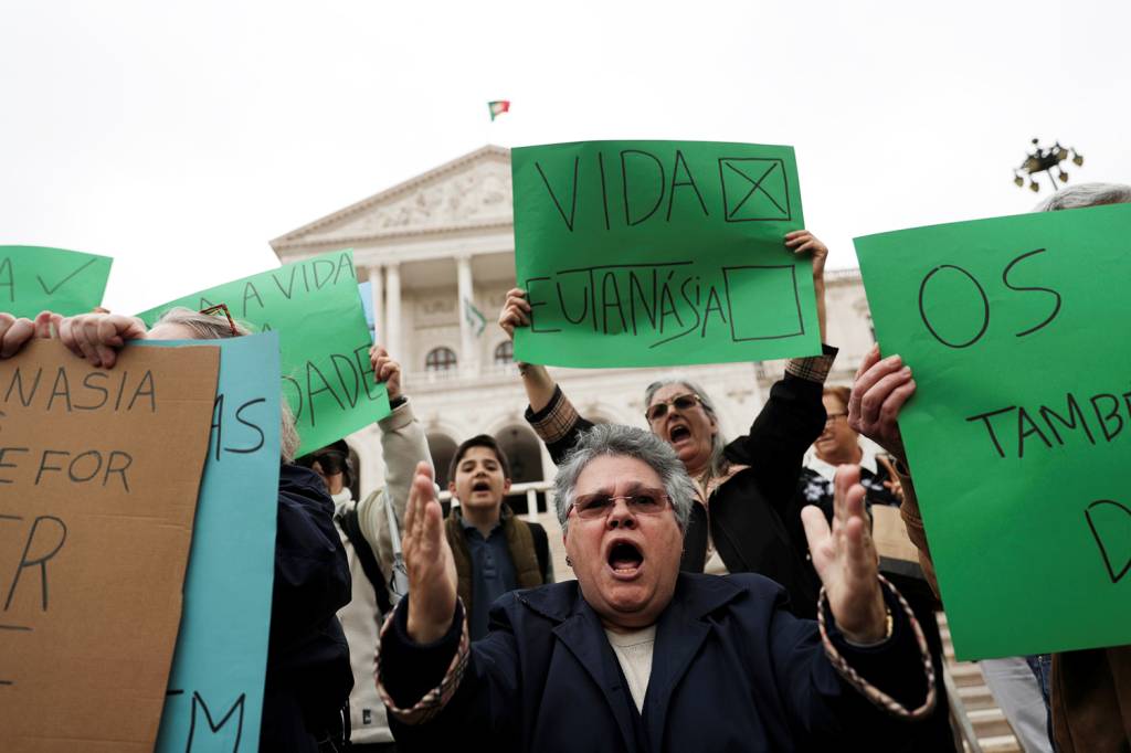 Portugal rejeita quatro projetos de lei em favor da eutanásia
