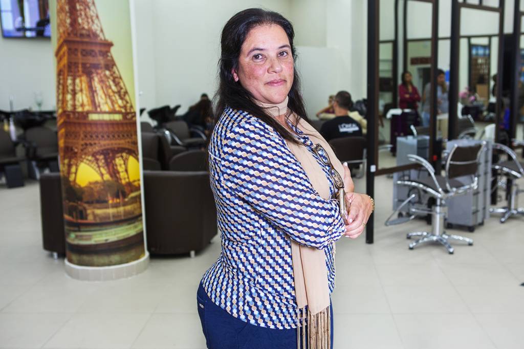 Os Eleitores – Salão de beleza Sandra Gonzales, cliente do salão Moura Cabeleireiros, em Pirituba (SP) - 05/06/2018