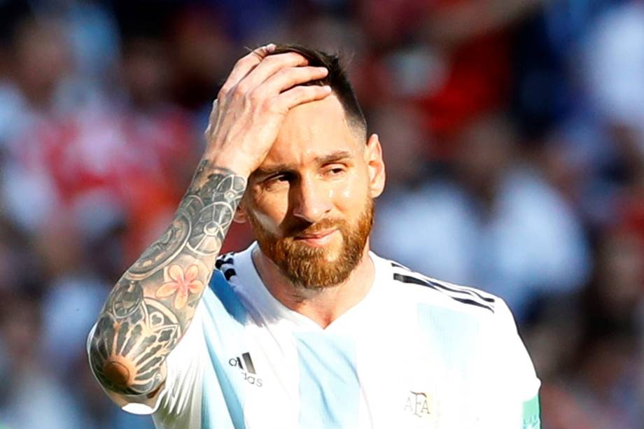 Lionel Messi, da Argentina, reage após a derrota para a França nas oitavas de final, que culminou a eliminação da seleção na Copa do Mundo Rússia - 30/06/2018