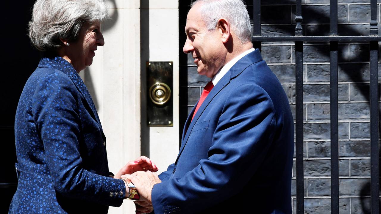 A primeira-ministra britânica Theresa May recebe o primeiro-ministro israelense Benjamin Netanyahu, em Londres - 06/06/2018
