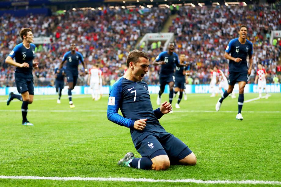 Antoine Griezmann comemora após Mario Mandzukic marcar gol contra para a França, durante a final da Copa do Mundo, realizada no Estádio Lujniki - 15/07/2018