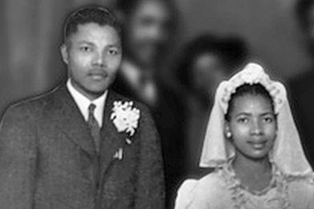 Nelson Mandela e Evelyn sua primeira esposa em 1944 Nelson Mandela e Evelyn sua primeira esposa em 1944