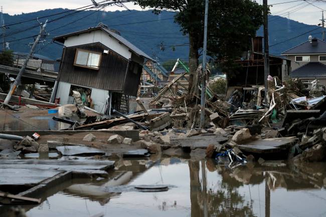 Inundações deixam rastro de destruição no Japão