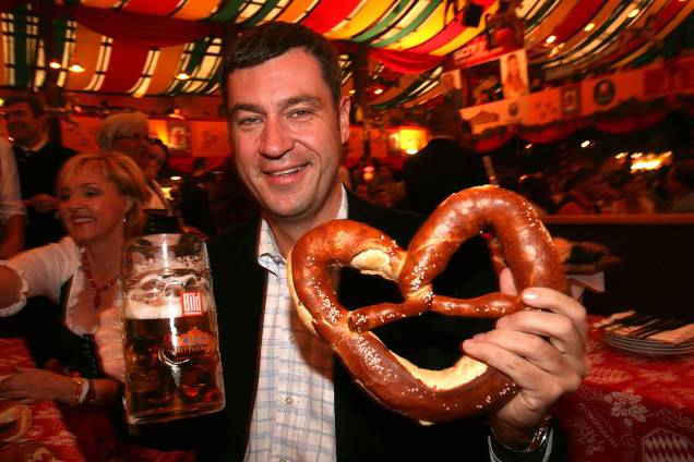 O governador da Baviera, Markus Soeder, membro do partido da União Social Cristã, durante a Oktoberfest realizada em Munique, na Alemanha - 27/09/2007 O governador da Baviera, Markus Soeder, membro do partido da União Social Cristã, durante a Oktoberfest realizada em Munique, na Alemanha - 27/09/2007