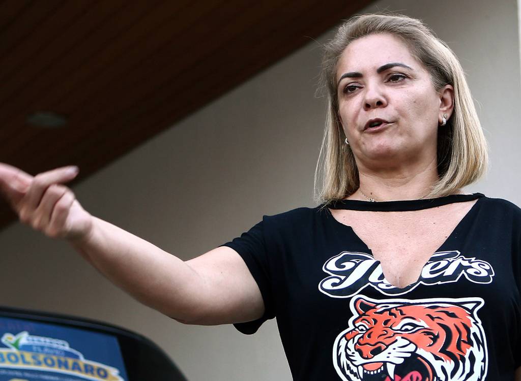 Cristina Bolsonaro ganha emprego na Câmara dos Deputados