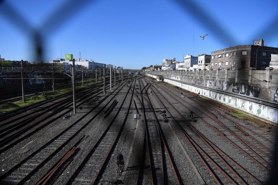 Trens paralisam suas atividades na Estação Constitución, em apoio à greve geral em Buenos Aires, capital da Argentina - 25/09/2018