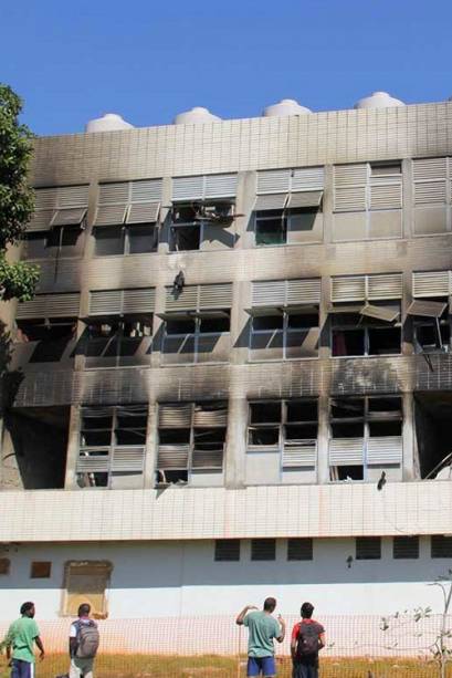 Incêndio no Alojamento Estudantil da UFRJ - 02/08/2017