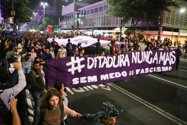 Manifestação contra o fascismo na avenida Paulista (SP) Manifestação contra o fascismo na avenida Paulista (SP)