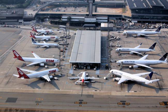 Aeroporto Internacional de Guarulhos/Cumbica, em São Paulo - 12/10/2014