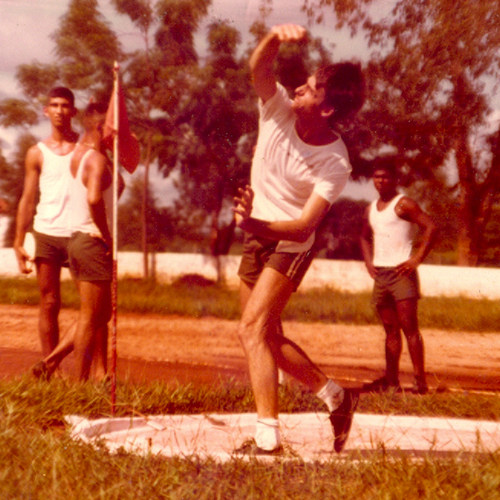 Jair Bolsonaro realiza exercícios militares Jair Bolsonaro realiza exercícios militares