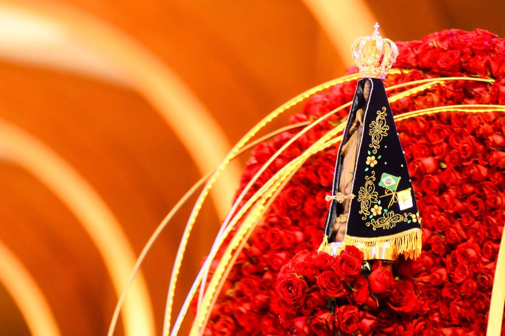 FOTOS: Católicos celebram Nossa Senhora Aparecida