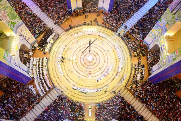 Fiéis católicos lotam a Basílica de Nossa Senhora Aparecida, na cidade de Aparecida, interior de São Paulo, durante a festa da padroeira do Brasil - 12/10/2018 Fiéis católicos lotam a Basílica de Nossa Senhora Aparecida, na cidade de Aparecida, interior de São Paulo, durante a festa da padroeira do Brasil - 12/10/2018