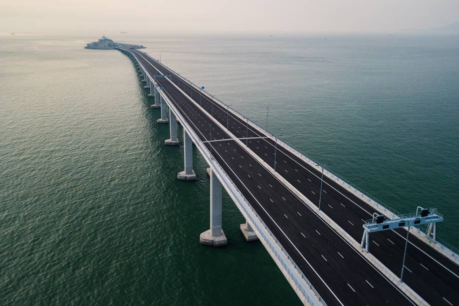 Vista aérea tomada da ponte de Hong Kong-Zhuhai-Macau (HKZM) em Hong Kong - 22/10/2018