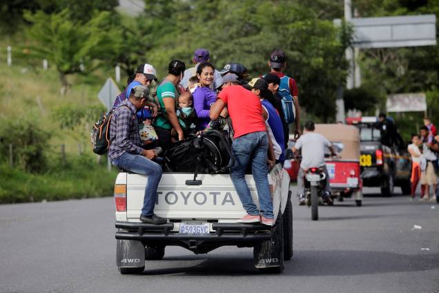 Imigrantes participantes de caravana seguem pela Guatemala com destino aos Estados Unidos - 15/10/2018 Imigrantes participantes de caravana seguem pela Guatemala com destino aos Estados Unidos - 15/10/2018