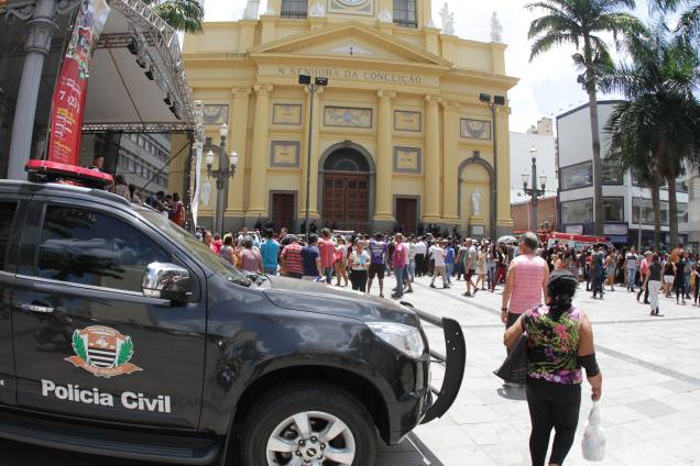 Movimentação em frente à Catedral Metropolitana de Campinas após um atirador abrir fogo contra os fiéis durante a missa - 11/12/2018 Movimentação em frente à Catedral Metropolitana de Campinas após um atirador abrir fogo contra os fiéis durante a missa - 11/12/2018