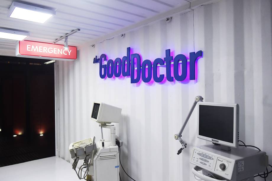 Visitantes podem interagir com a série 'The Good Doctor', no estande da Globoplay durante a Comic Con Experience, realizada na São Paulo Expo - 04/12/2018