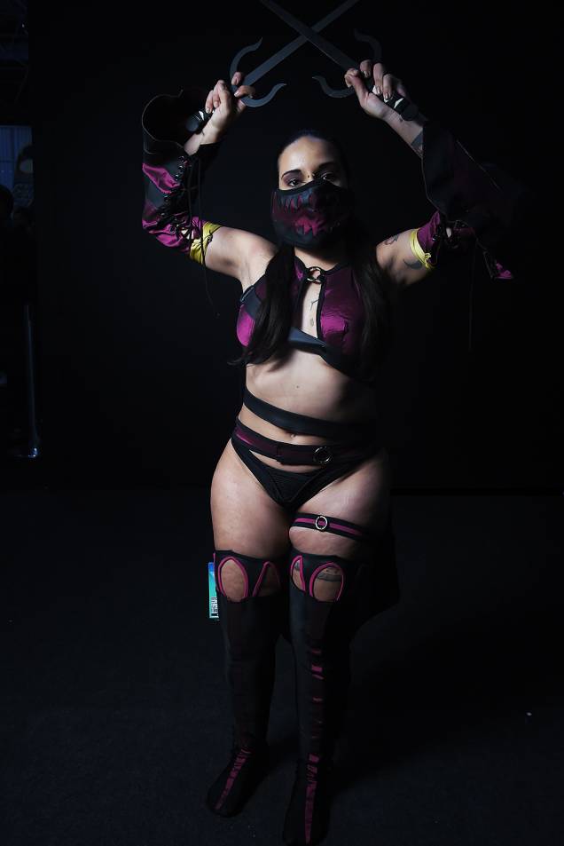 Cosplay da personagem "Mileena", da série de jogos 'Mortal Kombat", durante o segundo dia da Comic Con Experience 2018, realizada na São Paulo Expo - 07/12/2018 Cosplay da personagem "Mileena", da série de jogos 'Mortal Kombat", durante o segundo dia da Comic Con Experience 2018, realizada na São Paulo Expo - 07/12/2018
