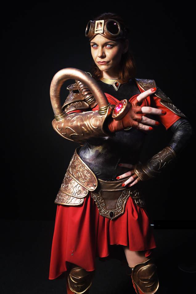 Cosplay da personagem "Chandra Nalaar", durante o segundo dia da Comic Con Experience 2018, realizada na São Paulo Expo - 07/12/2018 Cosplay da personagem "Chandra Nalaar", durante o segundo dia da Comic Con Experience 2018, realizada na São Paulo Expo - 07/12/2018