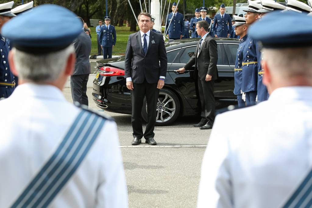 Bolsonaro anuncia redução de maior alíquota do IR de 27,5% para 25%