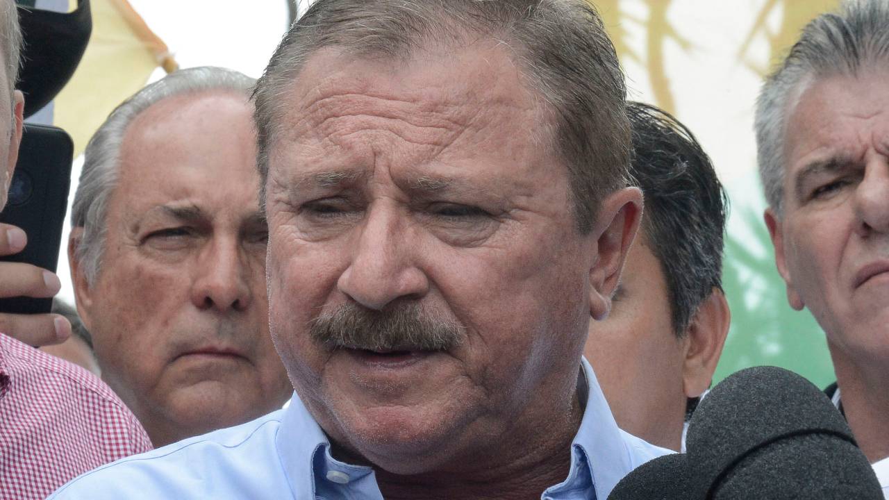 Churrasco de Bolsonaro virou uma "ode ao vírus" e pode custar R$ 2 milhões