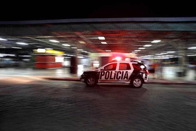 Policiais fazem patruha próximo de terminal de ônibus em Fortaleza (CE) - 08/01/2019 Policiais fazem patruha próximo de terminal de ônibus em Fortaleza (CE) - 08/01/2019