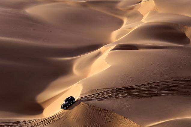 O piloto espanhol Nani Roma e o copiloto Alexandre Haro Bravo participam da segunda etapa do Rally Dakar 2019, entre as cidades de Pisco e San Juan de Marcona, no Peru - 08/01/2019 O piloto espanhol Nani Roma e o copiloto Alexandre Haro Bravo participam da segunda etapa do Rally Dakar 2019, entre as cidades de Pisco e San Juan de Marcona, no Peru - 08/01/2019