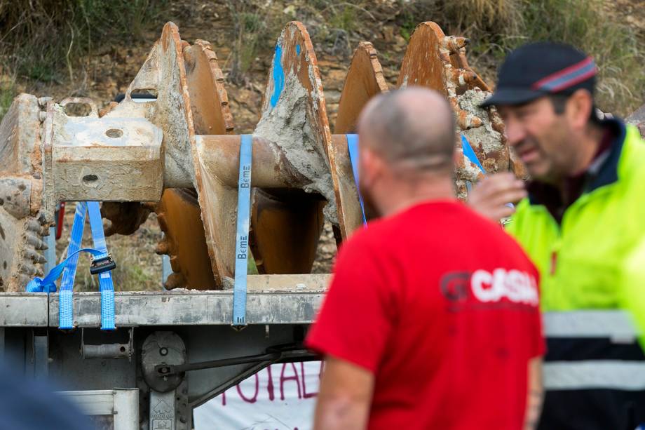 Equipes de resgate realizam operação para encontrar o menino Julen, de 2 anos de idade, que caiu em um poço na região de Málaga - 17/01/2019